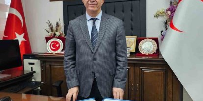 227 bilim insanının katkı sunduğu "Göğüs Cerrahisi" kitabı yayımlandı