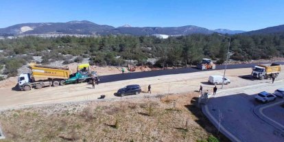 Akçaova TOKİ’de yol sorununu çözüldü