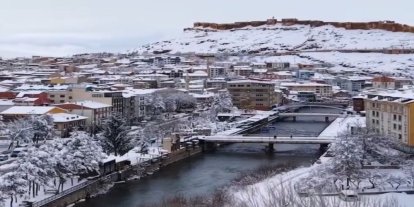 Bayburt kar yağışıyla beyaza büründü
