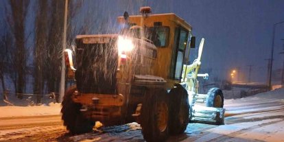 Bayburt’ta karla mücadele çalışmaları sürüyor