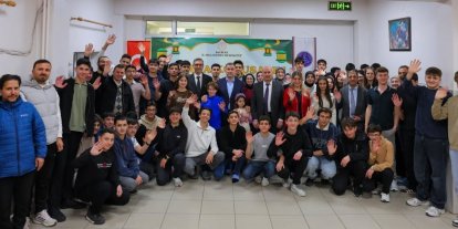 Vali Eldivan, Bayburt Fen Lisesi öğrencileriyle iftarda buluştu