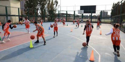 Geleceğin basketbolcuları Akdeniz’de yetişiyor