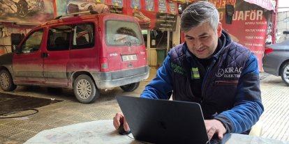 Yıllardır yaptığı mesleğinin bilgisayar oyununu oynadı