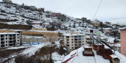 Tunceli’de mart sabahında kar sürprizi