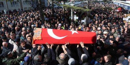 Öğrencisi tarafından öldürülen Fatma Nur öğretmen son yolculuğuna uğurlandı