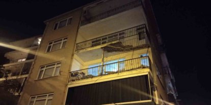 Üsküdar’da binanın balkonunda kısmi çökme meydana geldi