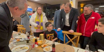 Çocuklar ile protokol iftar sofrasında buluştu
