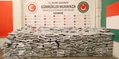 Ticaret Bakanlığı Gümrükler Muhafaza ekiplerinden zehir tacirlerine ağır darbe: 1 ton 413 kilo esrar ele geçirildi