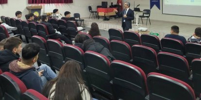 Liseli gençlere kariyer desteği