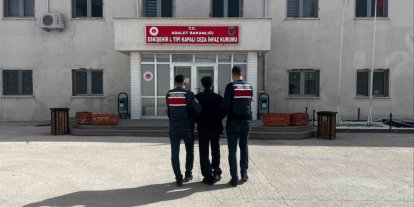 Eskişehir’de 10 yıl ve üzeri aranması bulunan 2 şahıs yakalandı
