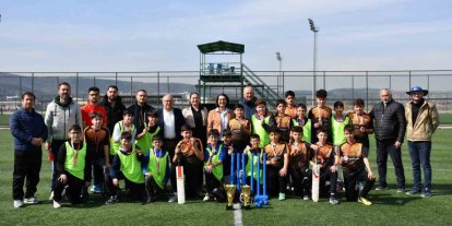 Yıldızlar kriket sahasında parladı