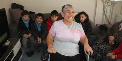 Minik öğrenciler engelli vatandaşın hayalini gerçekleştirdi