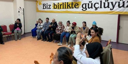 Engelsiz Yaşam Merkezi sakinlerine türkü ziyafeti