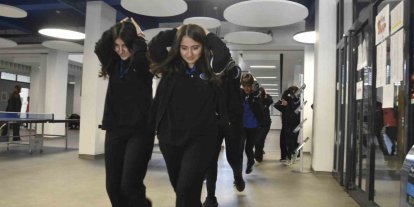 Bitlis’teki okullarda deprem tatbikatı yapıldı