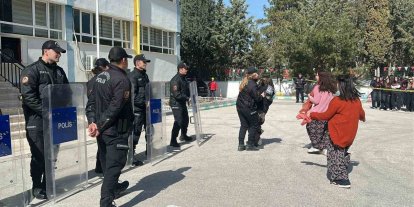 Burdur’da gerçeğini aratmayan deprem tatbikatı