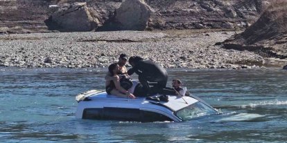 Araç baraj gölüne uçtu: 1 yaralı