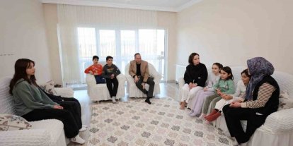 Başkan Özdemir’den çat kapı ziyaret