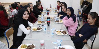 Tercan Kaymakamı öğrencilerle iftar sofrasında