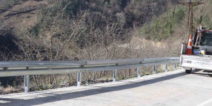 Ölüm yoluna bariyerli önlem