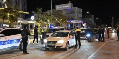 Adıyaman’da, 2 bin 305 kişinin kimliği kontrol edildi