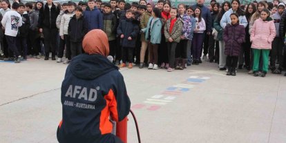 AFAD okullarda eğitimlerine devam ediyor