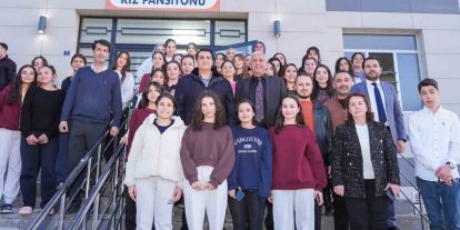 Yılmaz, gençlerle iftar sofrasında buluştu