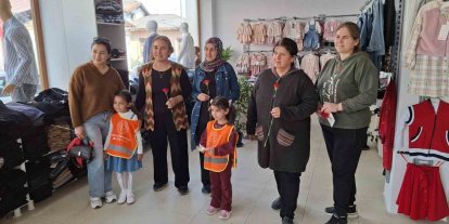 Köyceğiz’de minik öğrencilerden kadınlara anlamlı jest