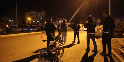 Kasksız sürücüden polise ilginç teklif: "Cezayı bana değil, plakaya yazın"