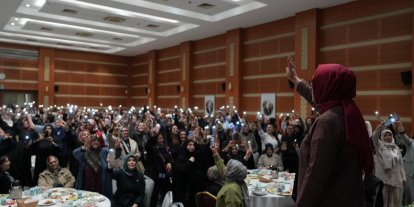 AK Parti İstanbul İl Kadın Kolları Başkanlığı tarafından kadın kolları mahalle başkanlarına yönelik iftar programı düzenlendi