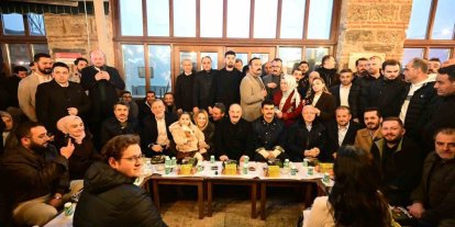 Tarihi Abdal Meydanı’nda binler sahur sofrasında buluştu: Varank’tan birlik mesajı