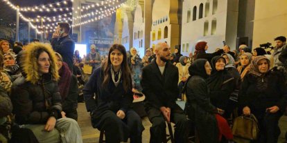 AK Parti İstanbul Milletvekili Derya Ayaydın’dan, gençlere milli futbolcuyla sürpriz ziyaret