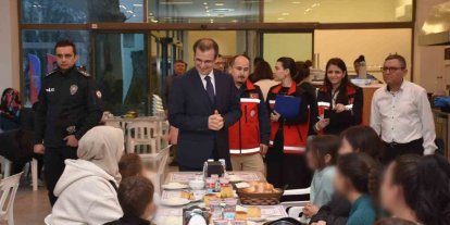 Salihli’de öksüz ve yetimler için gönülleri ısıtan iftar