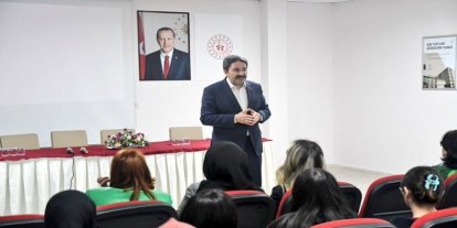 Yeşilay Eskişehir’de "Bağımlılıkla Mücadele" semineri yaptı