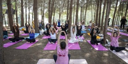 Mersin’de kadınlar doğada yoga ve sanatla buluştu