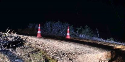 Bilecik’te yağış nedeniyle köy yolu çöktü