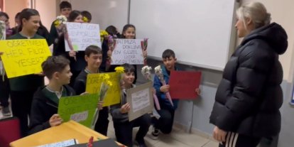Fatma Nur öğretmenin anısına kendi öğretmenlerini mutlu ettiler