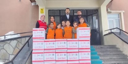 Patnos’ta "Bir sınıf bir koli projesi" etkinliği