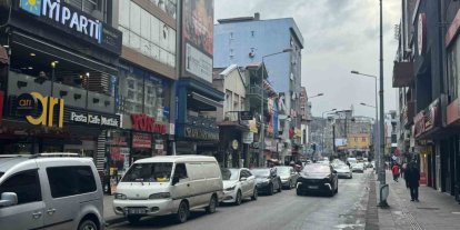 Gazipaşa Caddesi’nde hatalı parklara sürücüler isyan etti