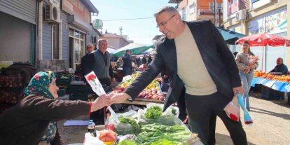 Başkan Güler’den kadınlara çiçekli jest