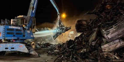 Hurdacılarda yangın paniği: Hurda araçlar alev aldı