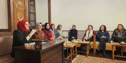 EBB Dil Ve Edebiyat Konağında şiirler, ilahiler ve türküler kadınlar için okundu