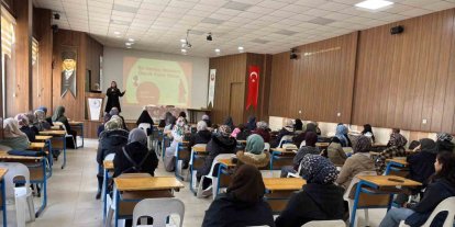 Emet’te "Bir Varoluş Meselesi Olarak Kadın Olmak" başlıklı konferans