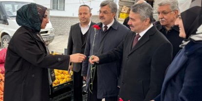 AK Parti heyeti, kadınların kadınlar gününü kutladı