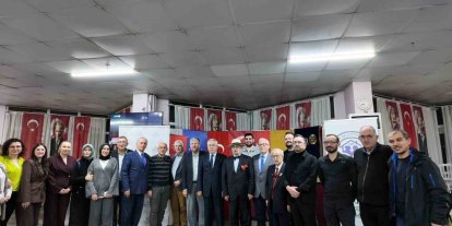 Sağlık çalışanları, huzur evi sakinleriyle iftarda