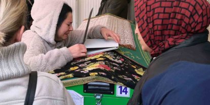 Küçük Öykü, gözyaşları arasında toprağa verildi