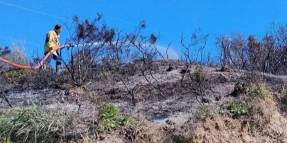 Defne’de çıkan bahçe yangınından alevler yükseldi