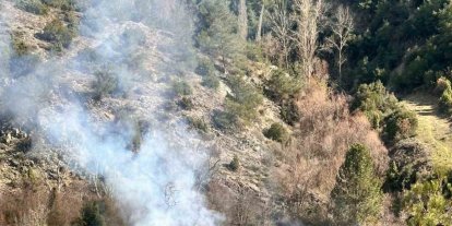 Arazisinde otları temizlik amaçlı yaktı, vatandaş orman yangını ihbarında bulundu