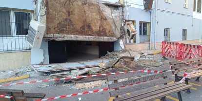 Pendik’te okulun giriş saçağı çöktü: Facianın eşiğinden dönüldü