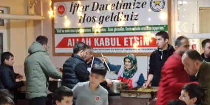Hafız adayları din görevlileri ile iftar programında bir araya geldiler