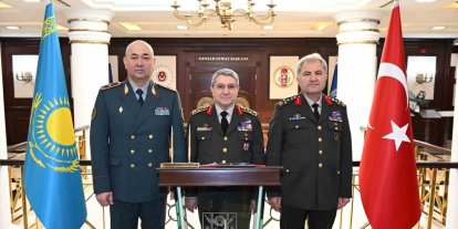 Genelkurmay Başkanı Bayraktaroğlu, Kazakistan Kara Kuvvetleri Komutanı Kuchekbayev’i kabul etti